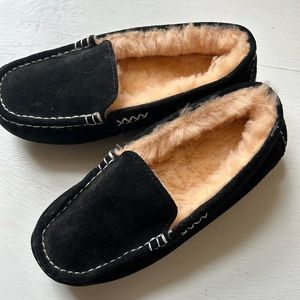 Old Friend Footwear Black Slippers Size 7 Women’s